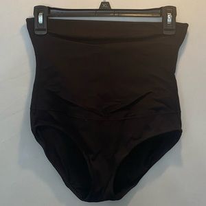 Maidenform black shapewear - never worn size L.